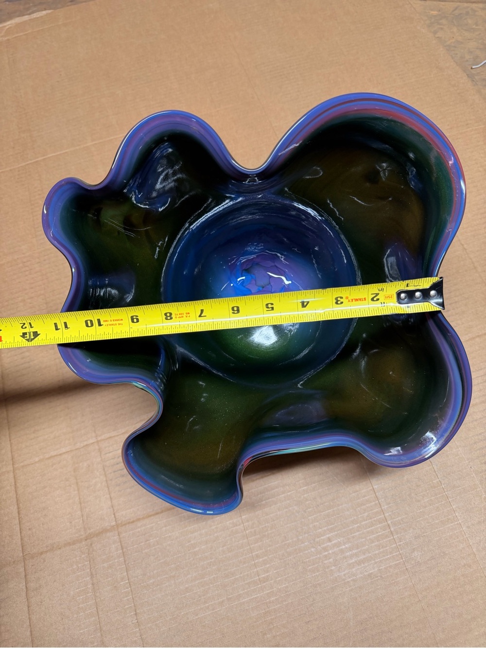 Huge 15” signed The Glass Hive Oregon Hand Blown Ruffled Ribbon Art Glass Bowl - Picture 11 of 16